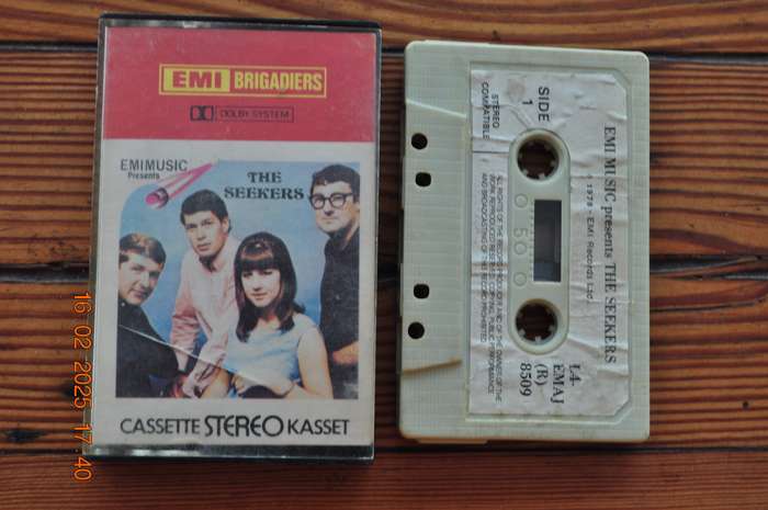 EMI Music Presents - The Seekers (Cassette)