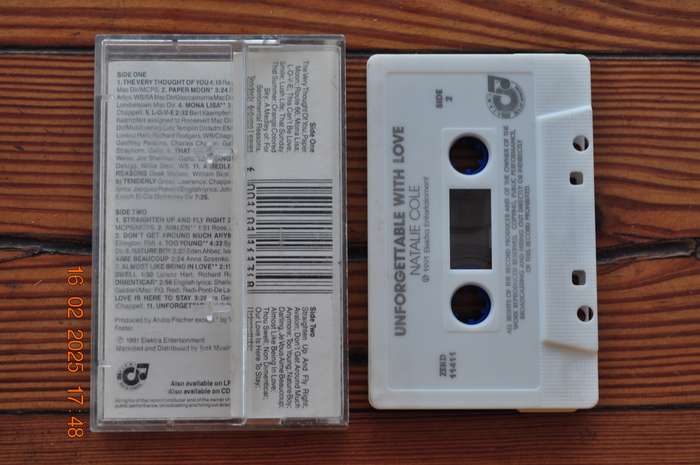 Natalie Cole - Unforgettable With Love (Cassette)