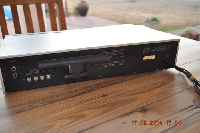 Vintage Sanyo FM AM Tuner