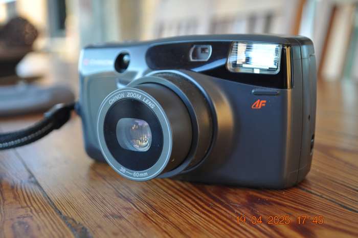 Chinon Pocket Zoom 35mm Film Camera