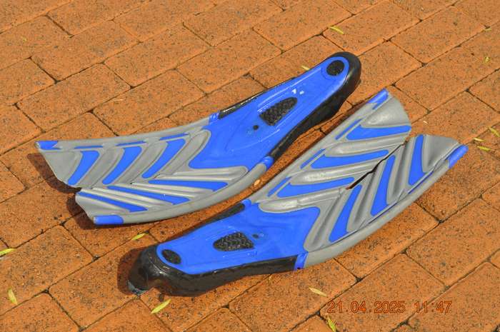 Scubapro Twin Speed FF Diving Fins (size 8-9)
