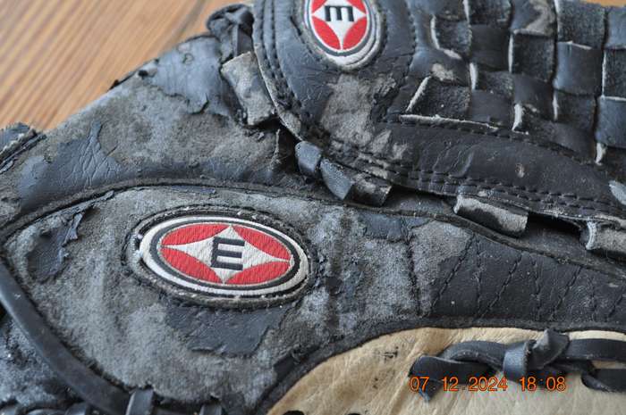 Vintage Youth Easton Baseball Glove