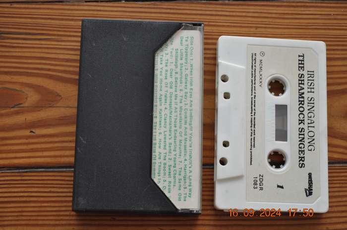 The Shamrock Singers - Irish - Singalong (Cassette)