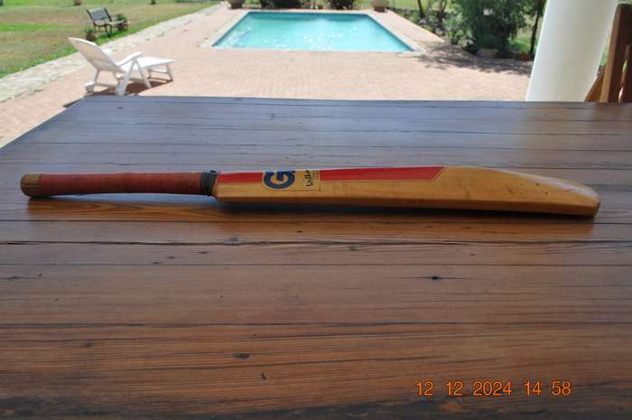 Vintage Gunn and Moore Score Master Cricket Bat
