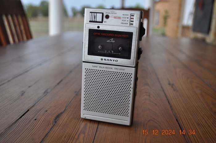 Sanyo Micro Cassette Recorder (not working)