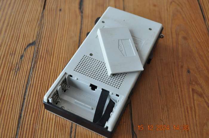 Sanyo Micro Cassette Recorder (not working)