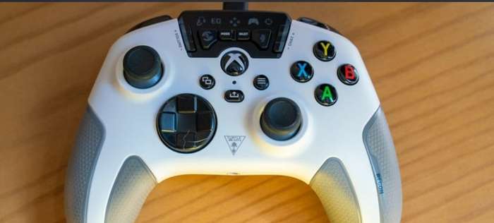 Xbox one S (2x Controllers and 5 games)