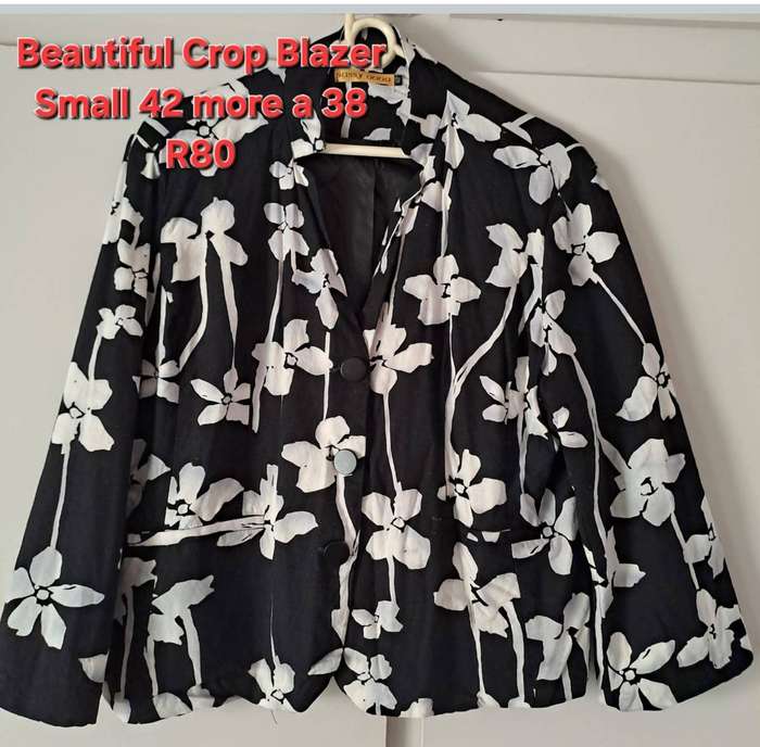 Crop Blazer  Size 38 - Excellent  Condition