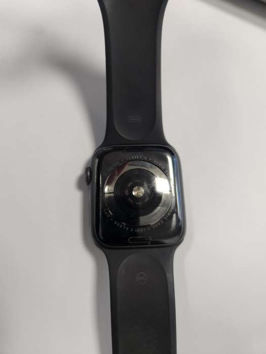 iWatch Series 5 (44mm - Original) + Charger
