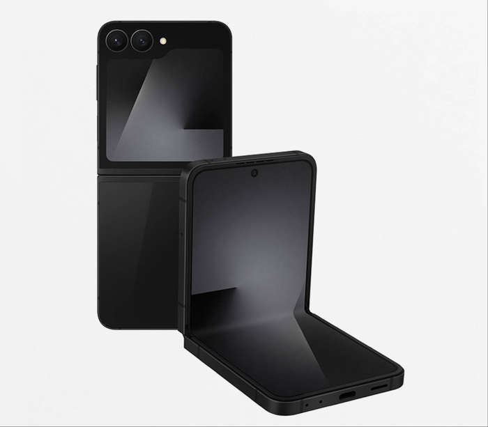 Almost New Samsung Galaxy Z Flip7 FE + clear Samsung silicone ring cover