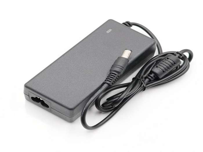 TOSHIBA REPLACMENT Lt Charger 15V-3A 6.3*3.0 45W