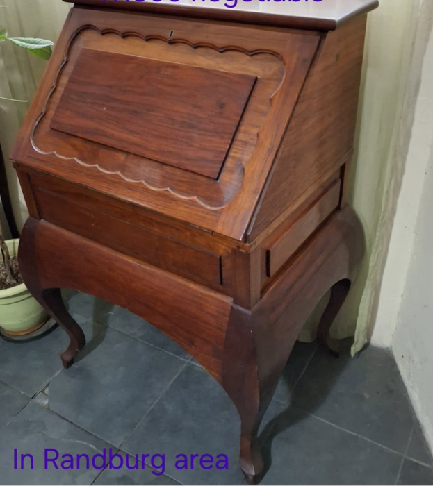 Oak flip open writing desk
