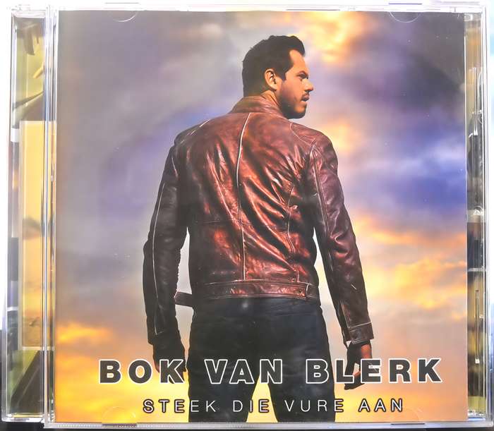 BOK VAN BLERK steek die vure aan CD
