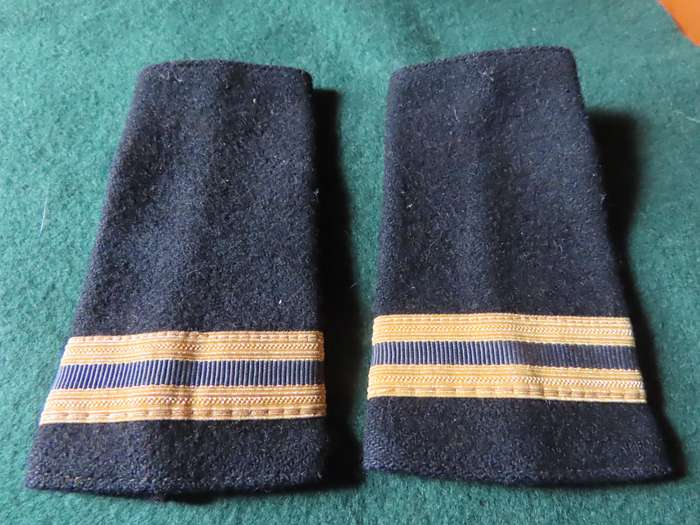 South Africa - South African Airways  - Junior First Officer Cloth Rank Slip Ons