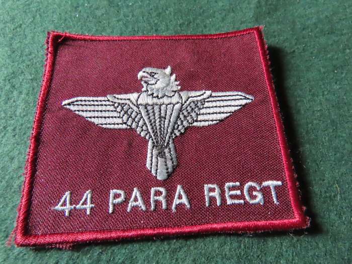 South Africa - South African Defence Force - 44 Parachute Regiment Track Suit Badge ?