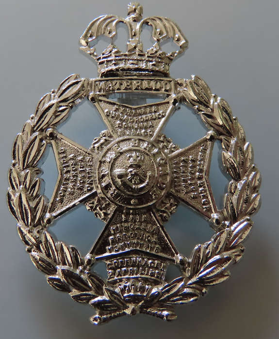 Great Britain -Rifle Brigade - Silver Coloured Staybright Cap Badge - 1956-1958
