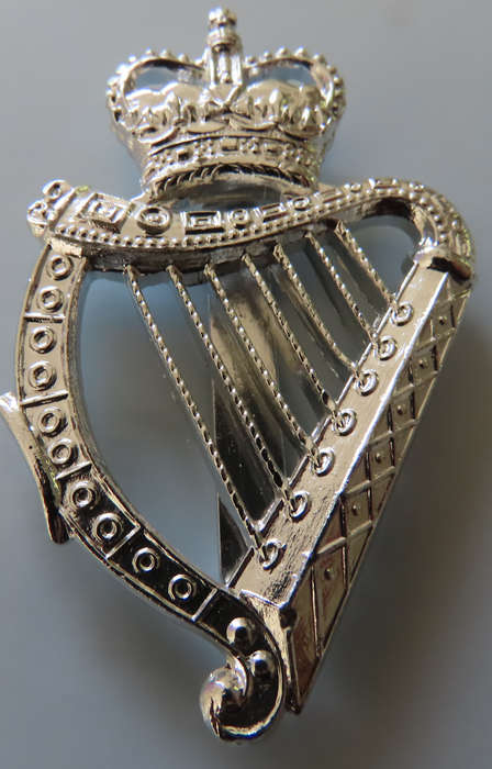Great Britain -London Irish - Silver Coloured Staybright Cap Badge