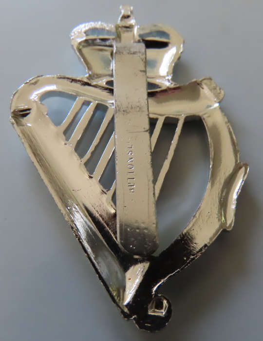Great Britain -London Irish - Silver Coloured Staybright Cap Badge