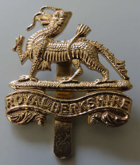 Great Britain -Royal Berkshire Regiment- Staybright Cap Badge - 1953-1959