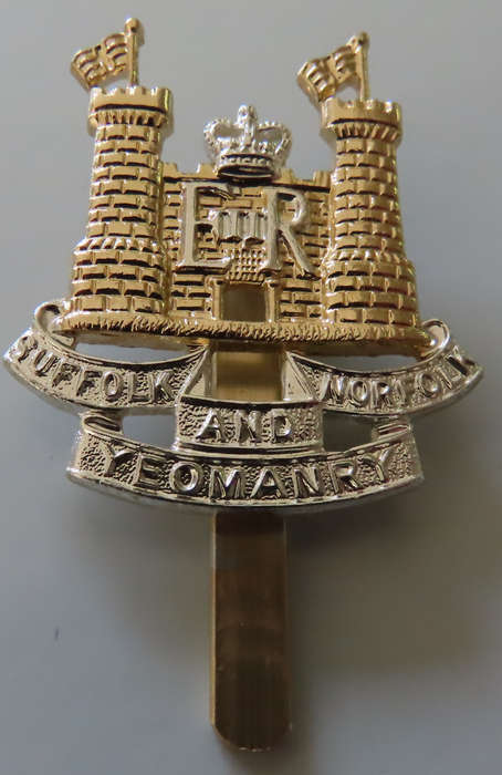 Great Britain - Suffolk and Norfolk Yeomanry - Bi Metal Staybright Cap Badge