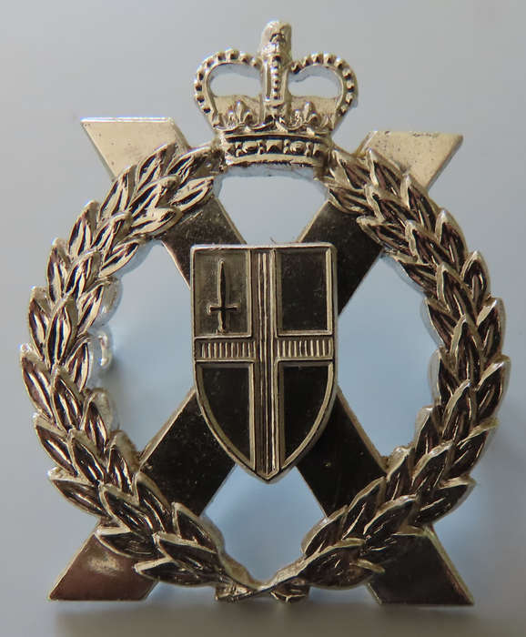 Great Britain - London Yeomanry and Territorials Regiment - Silver Coloured Staybright Cap Badge