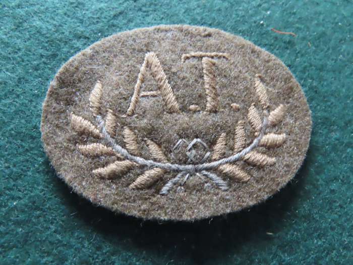 Great Britain and Commonwealth Commonwealth Countries WWII and later-Anti Tank Gun layer
