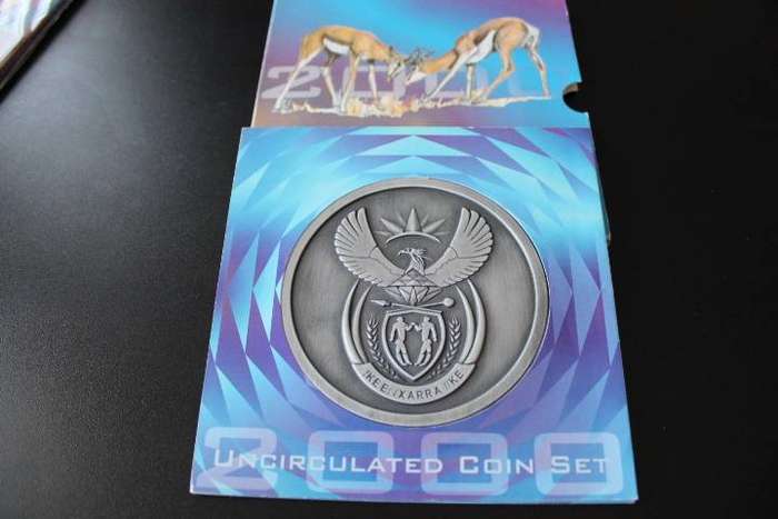 2000 Uncirculated Set, New COA