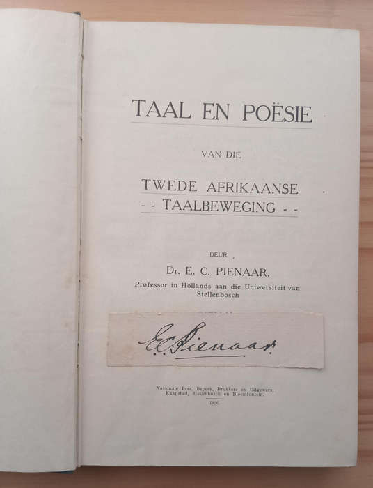 Africana- Twede Afrikaanse Taalbeweging  deur Dr E C Pienaar(1926)