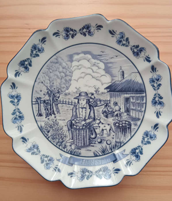 Delft, Holland- Special Limited Collector's Edition