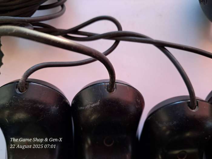 PS2 BUZZ CONTROLLERS + BUZZ HOLLYWOOD QUIZ