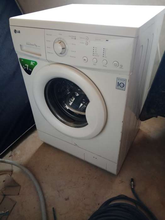 7kg Front Load Washing Machine in White Finish