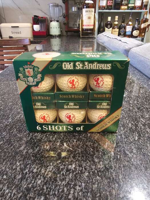 Old St Andrews Fine Blended Scotch Whiskey Boxed Set of Six Golf Ball Miniatures Shots