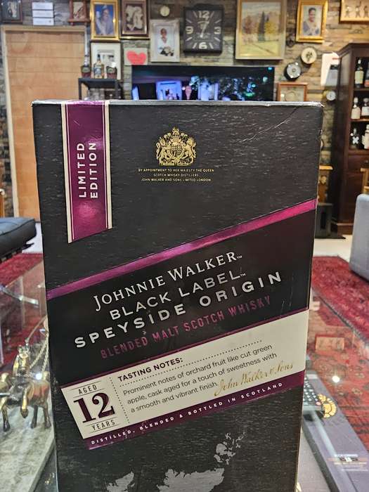 Johnnie Walker 12 Year Old Black Label Speyside Origin Blended Malt Scotch Whisky