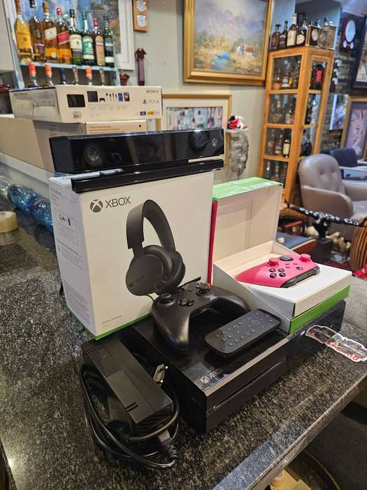XBOX ONE 500GB Gaming Console