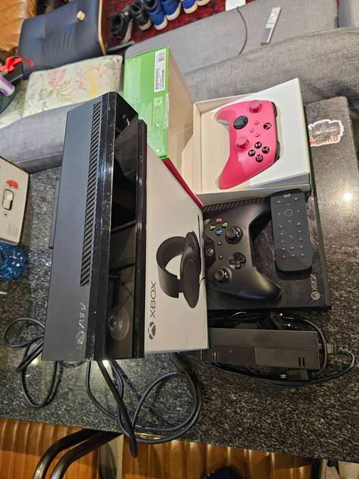 XBOX ONE 500GB Gaming Console