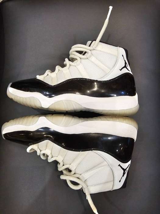 Air Jordan 11 Retro Concord