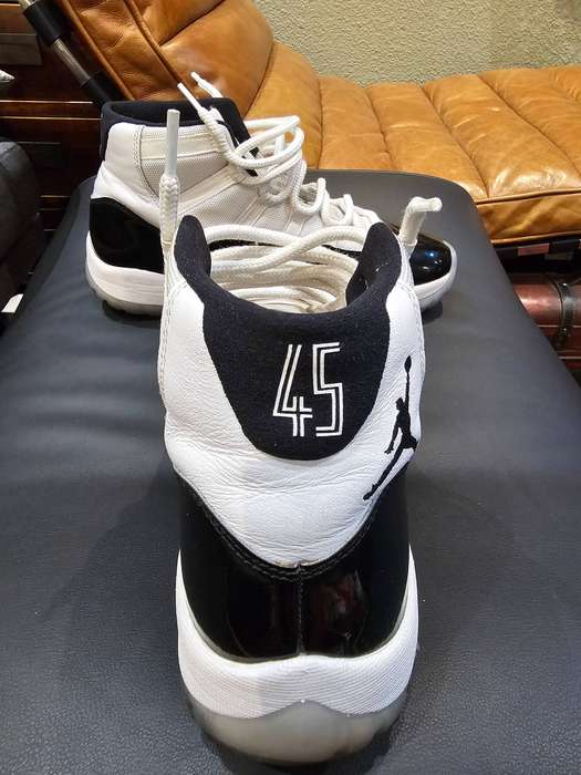 Air Jordan 11 Retro Concord