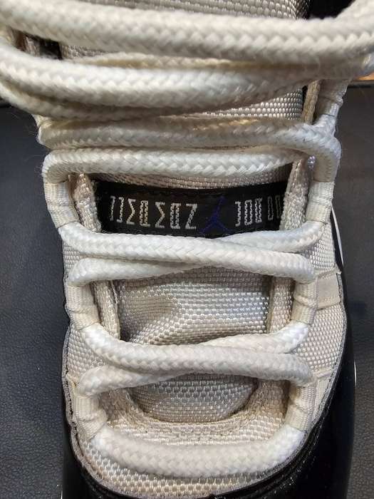Air Jordan 11 Retro Concord