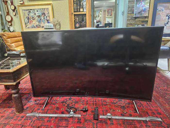 Samsung 55RU7300 55" Curved Smart LED HDR UHD TV