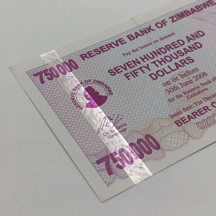 Zimbabwe 2007 issue bearer cheques 750 000 dollars - Double thick printing of serial numbers