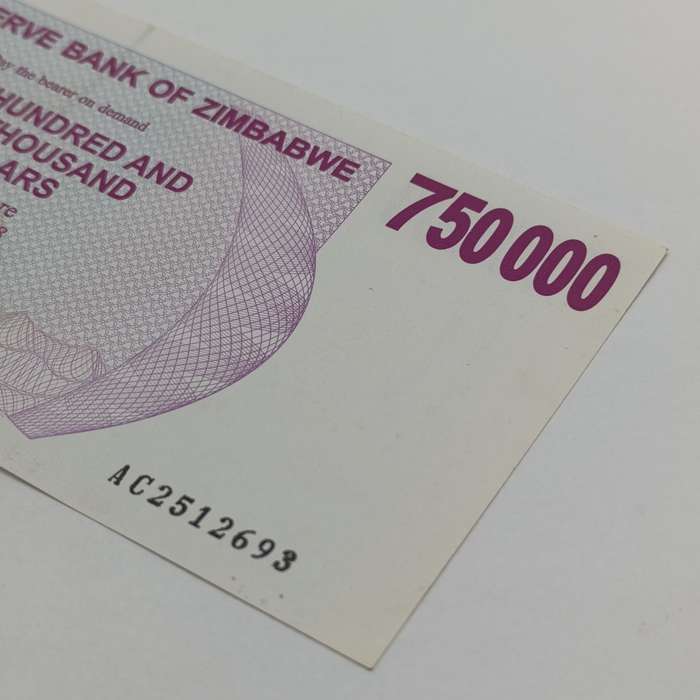 Zimbabwe 2007 issue bearer cheques 750 000 dollars - Double thick printing of serial numbers