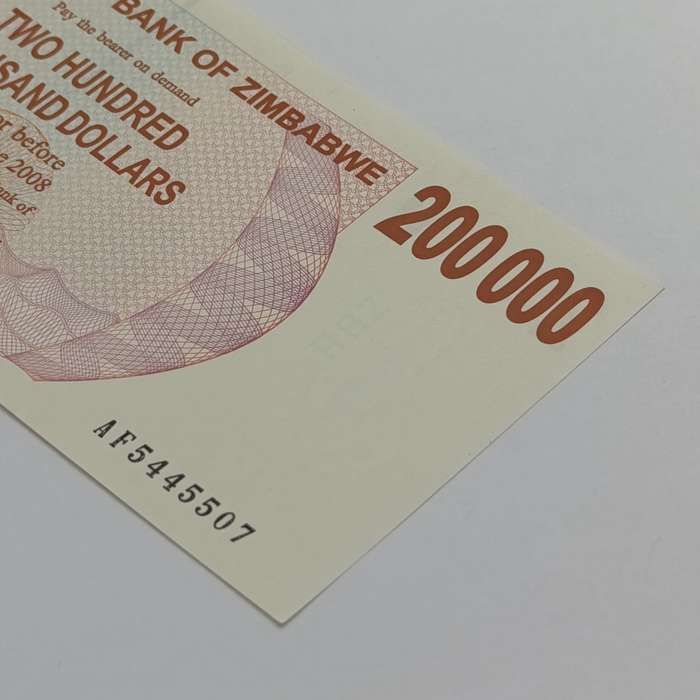Zimbabwe lot of 4 x 2007 Bearer cheques of 200 000 dollar - uncirculated with consecutive numbers