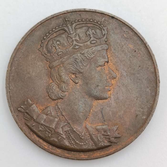 Canadian Elizabeth 2 coronation medal - Excellent condition