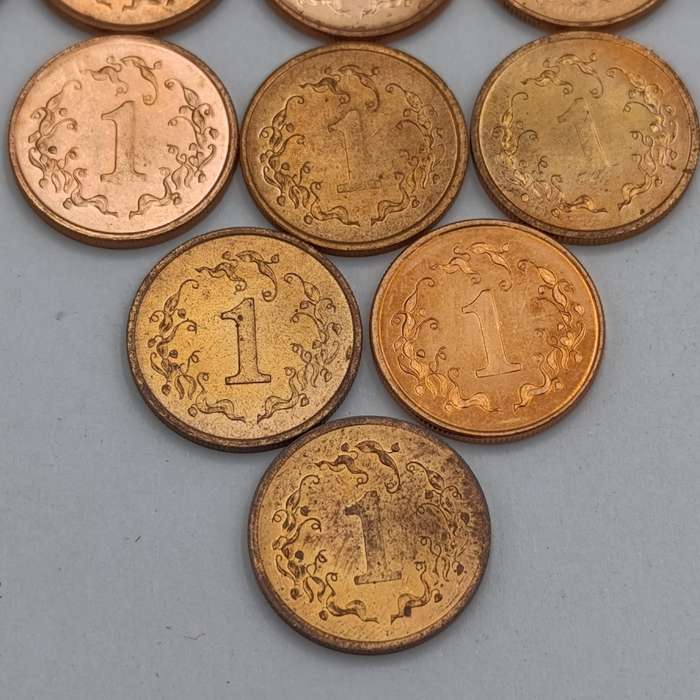 Zimbabwe Lot of 11 one cent coins - excellent