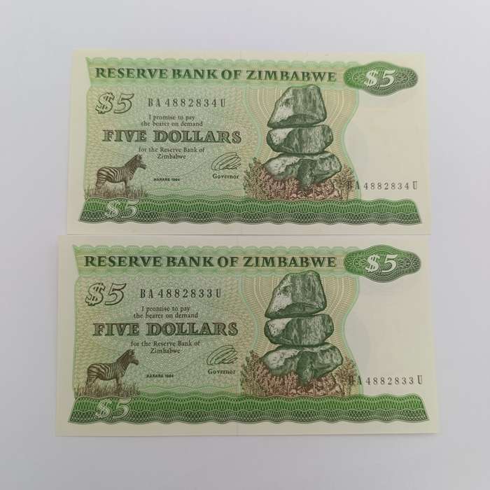 Zimbabwe 1994 Pair of $5 banknotes uncirculated with consecutive numbers - short neck bird