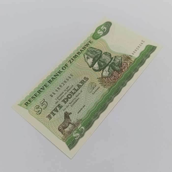 Zimbabwe 1994 Pair of $5 banknotes uncirculated with consecutive numbers - short neck bird