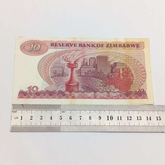 Zimbabwe $10 Salisbury 1980 uncirculated banknote - yellow discoloring