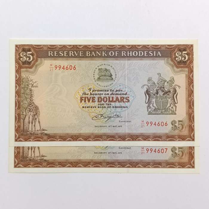 Rhodesia Five dollars banknotes 15 May 1979 Pair of uncirculated notes with consecutive numbers