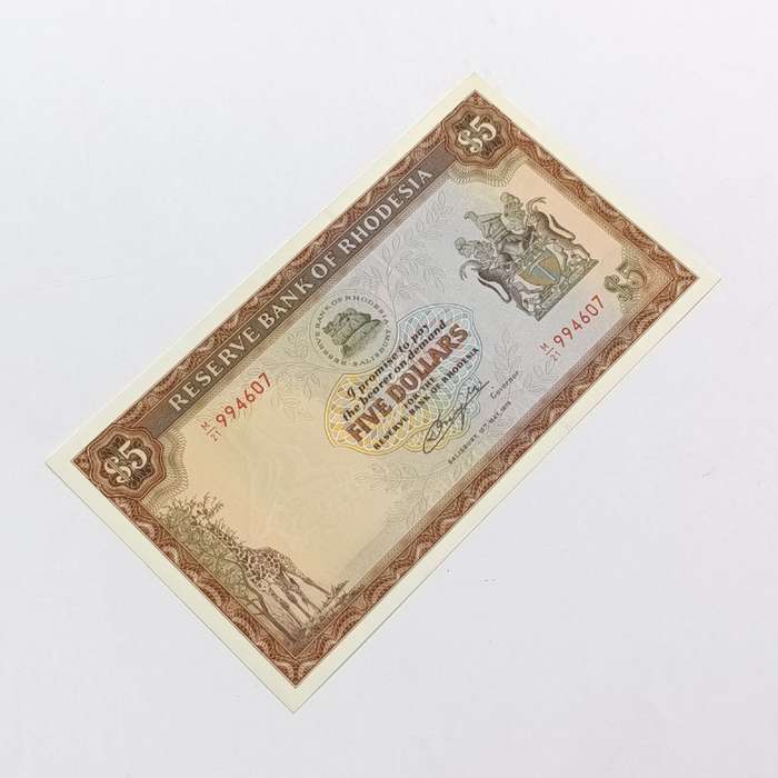 Rhodesia Five dollars banknotes 15 May 1979 Pair of uncirculated notes with consecutive numbers