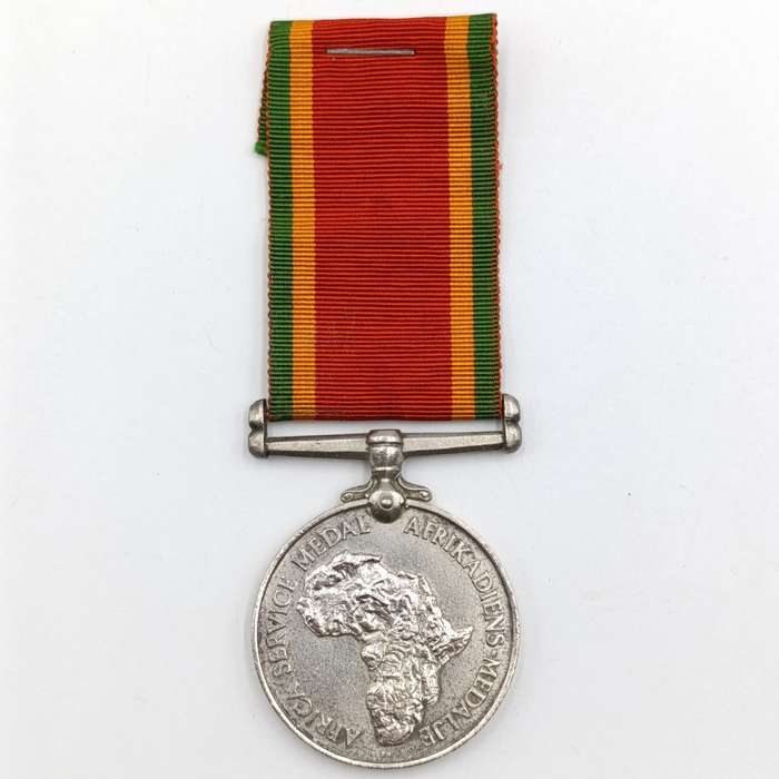WW1 / WW2 Mentioned in despatches medal group issued to staff sergeant J.E du Plessis